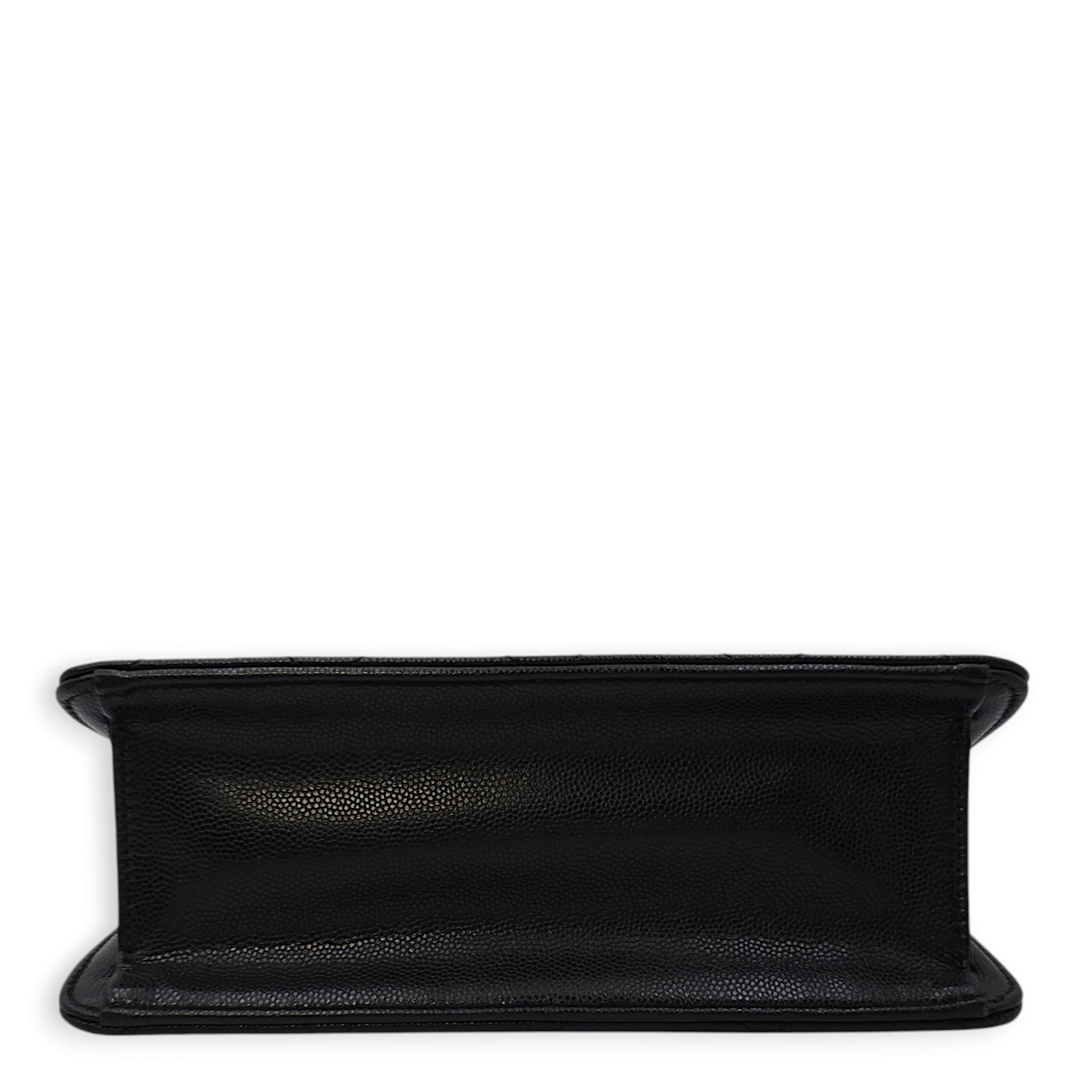 Seasonal Flap with Chain 21x15x7.5cm Black Crossbody Bag in Caviar Leather, Gold hardware - Image 5