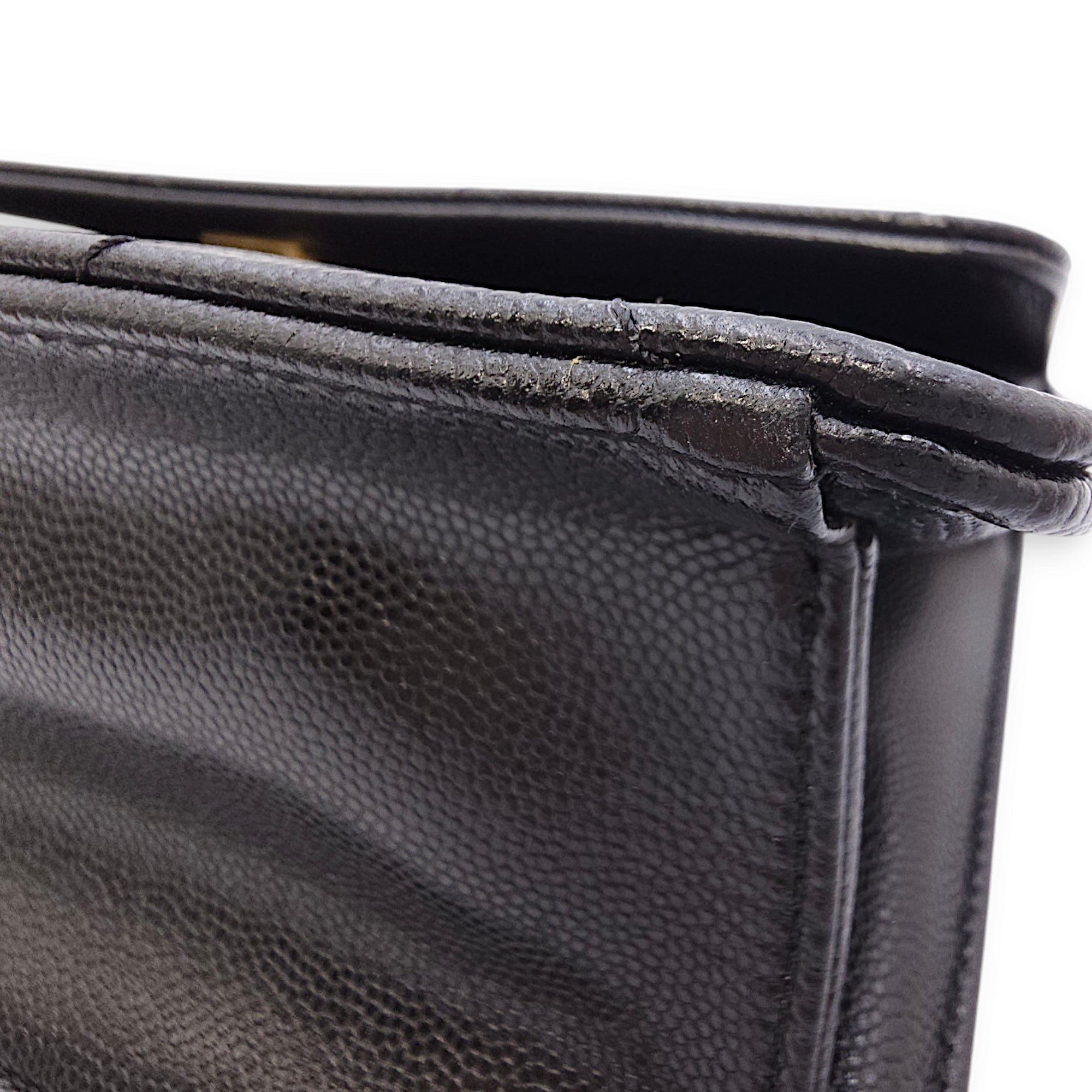 Seasonal Flap with Chain 21x15x7.5cm Black Crossbody Bag in Caviar Leather, Gold hardware - Image 7