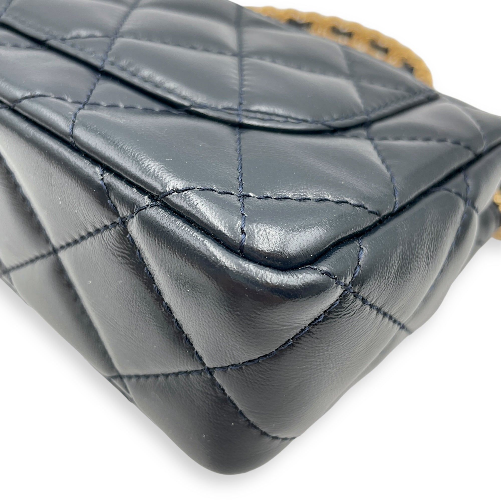 Seasonal Top Handle with double link Chain 20x13x5.5cm Navy Blue Top Handle Bag in Shiny lambskin, Gold hardware - Image 24