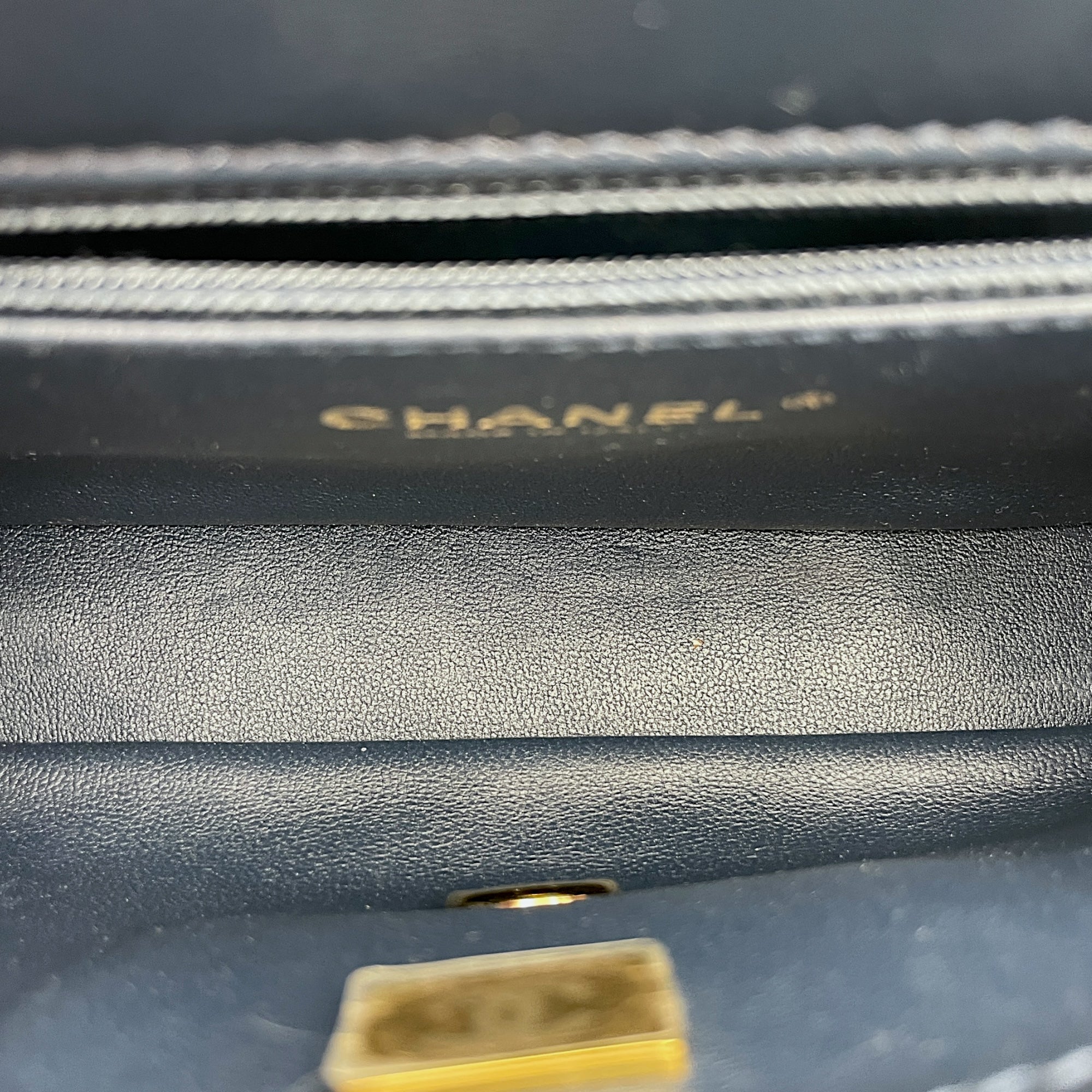 Seasonal Top Handle with double link Chain 20x13x5.5cm Navy Blue Top Handle Bag in Shiny lambskin, Gold hardware - Image 15