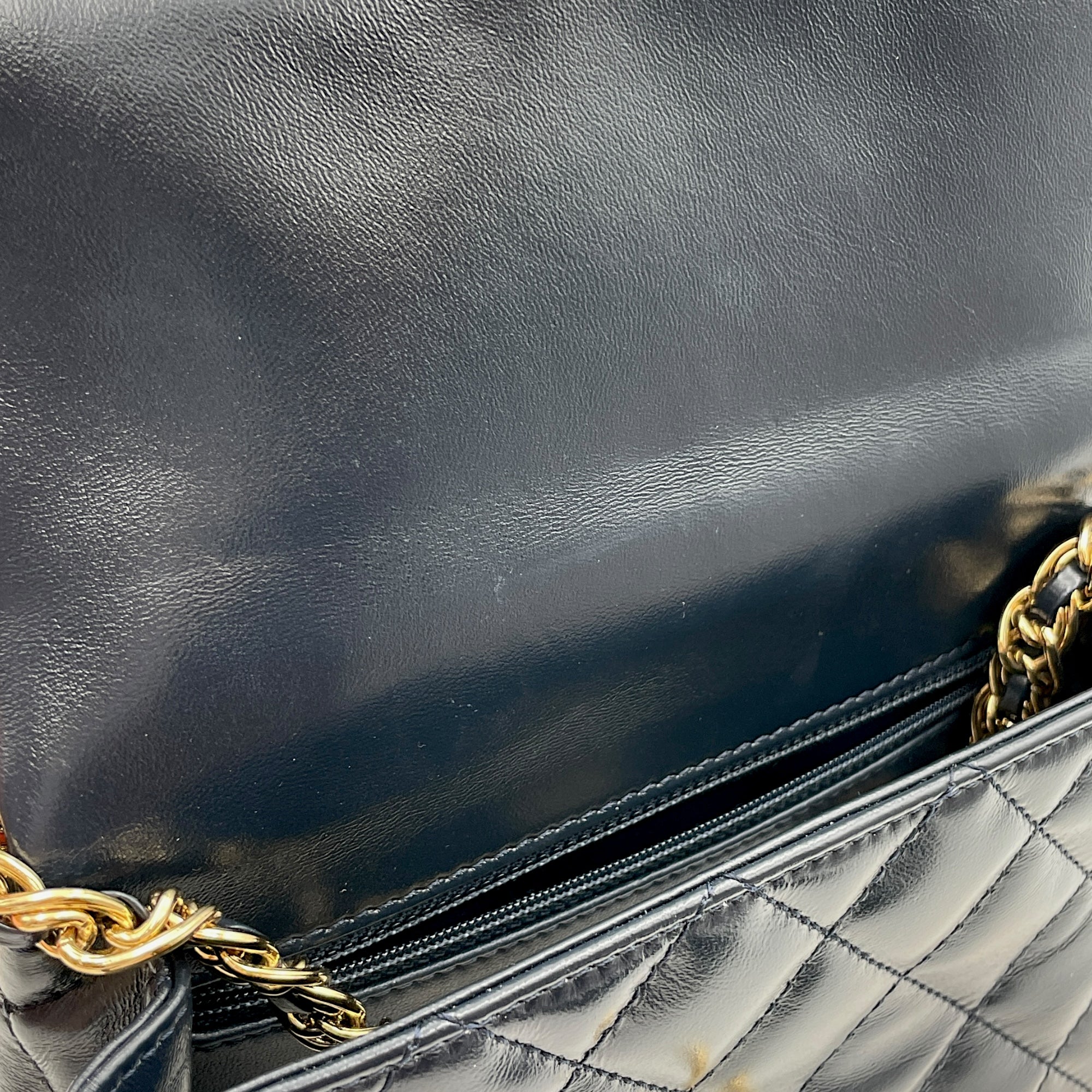 Seasonal Top Handle with double link Chain 20x13x5.5cm Navy Blue Top Handle Bag in Shiny lambskin, Gold hardware - Image 4