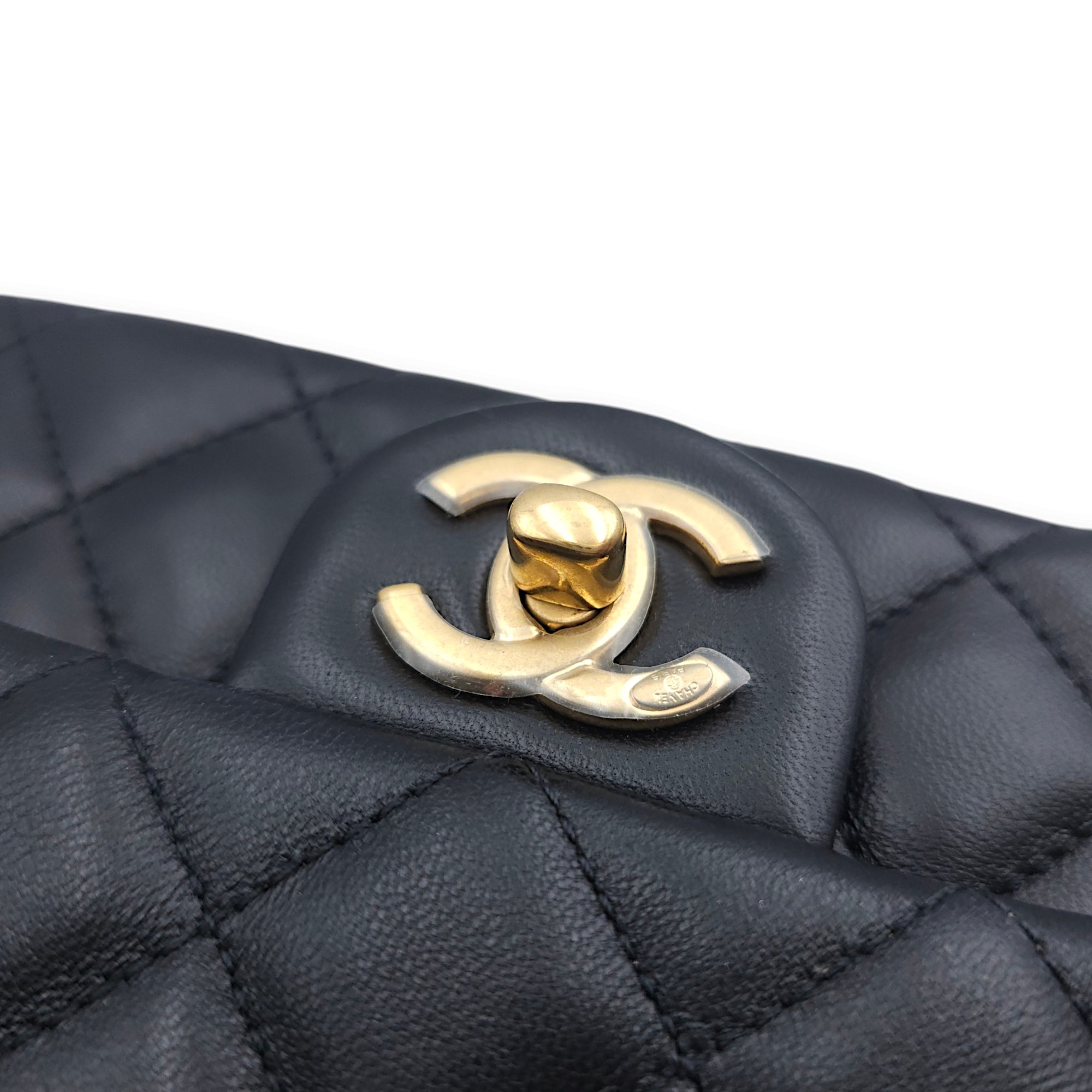 Seasonal Mini Flap with Pearl Chain 17x12x5cm Black Shoulder Bag in Lambskin, Gold hardware - Image 10