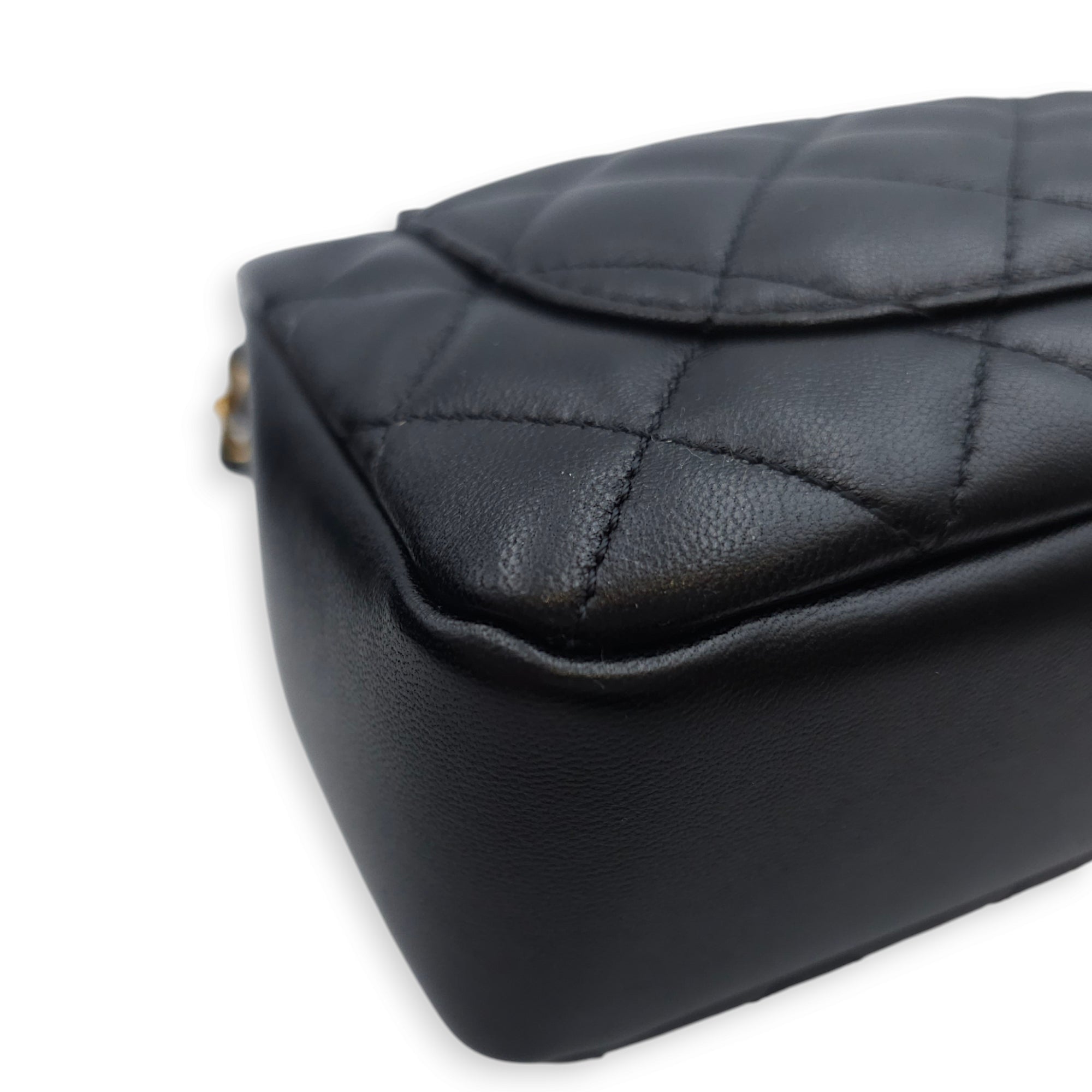 Seasonal Mini Flap with Pearl Chain 17x12x5cm Black Shoulder Bag in Lambskin, Gold hardware - Image 16