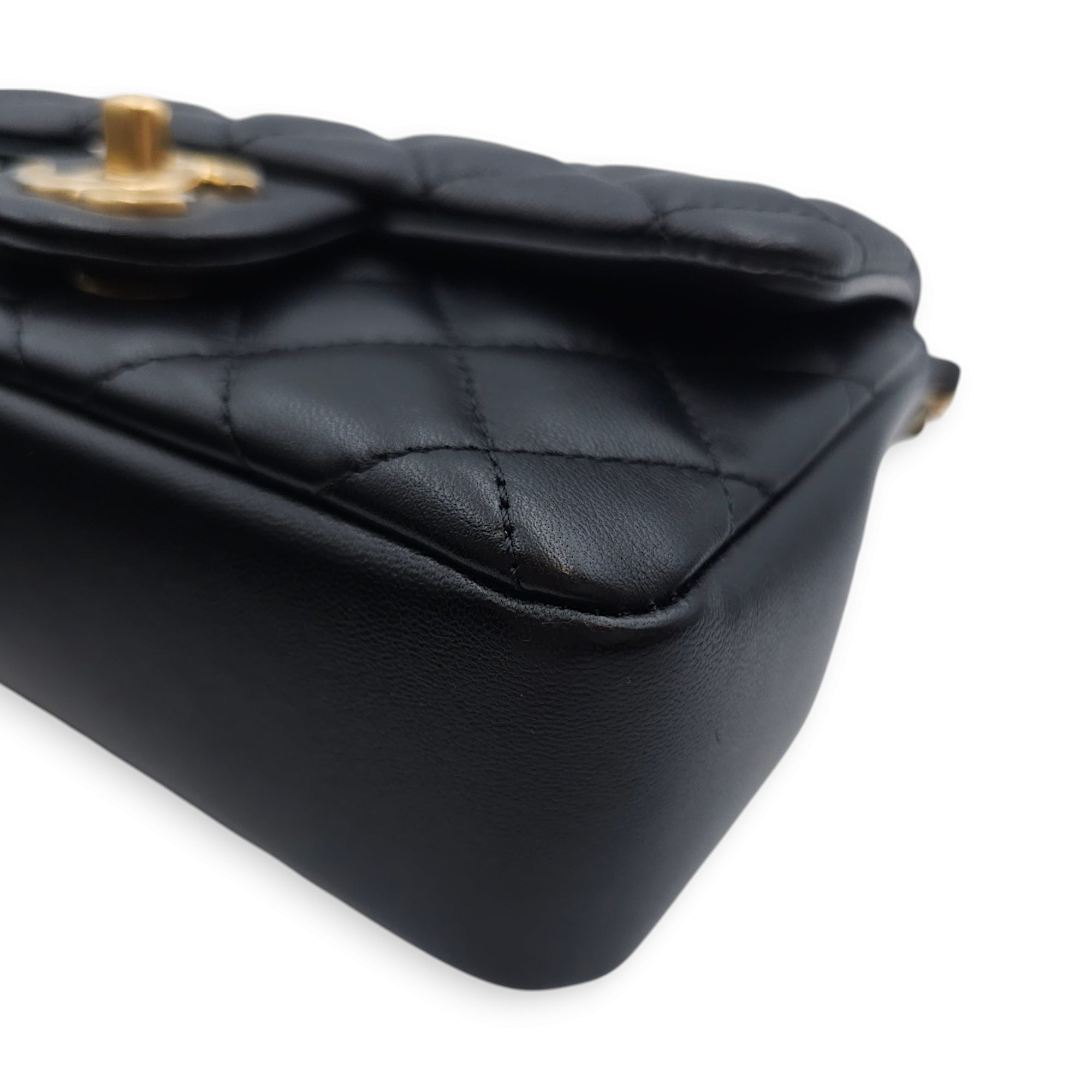 Seasonal Mini Flap with Pearl Chain 17x12x5cm Black Shoulder Bag in Lambskin, Gold hardware - Image 15