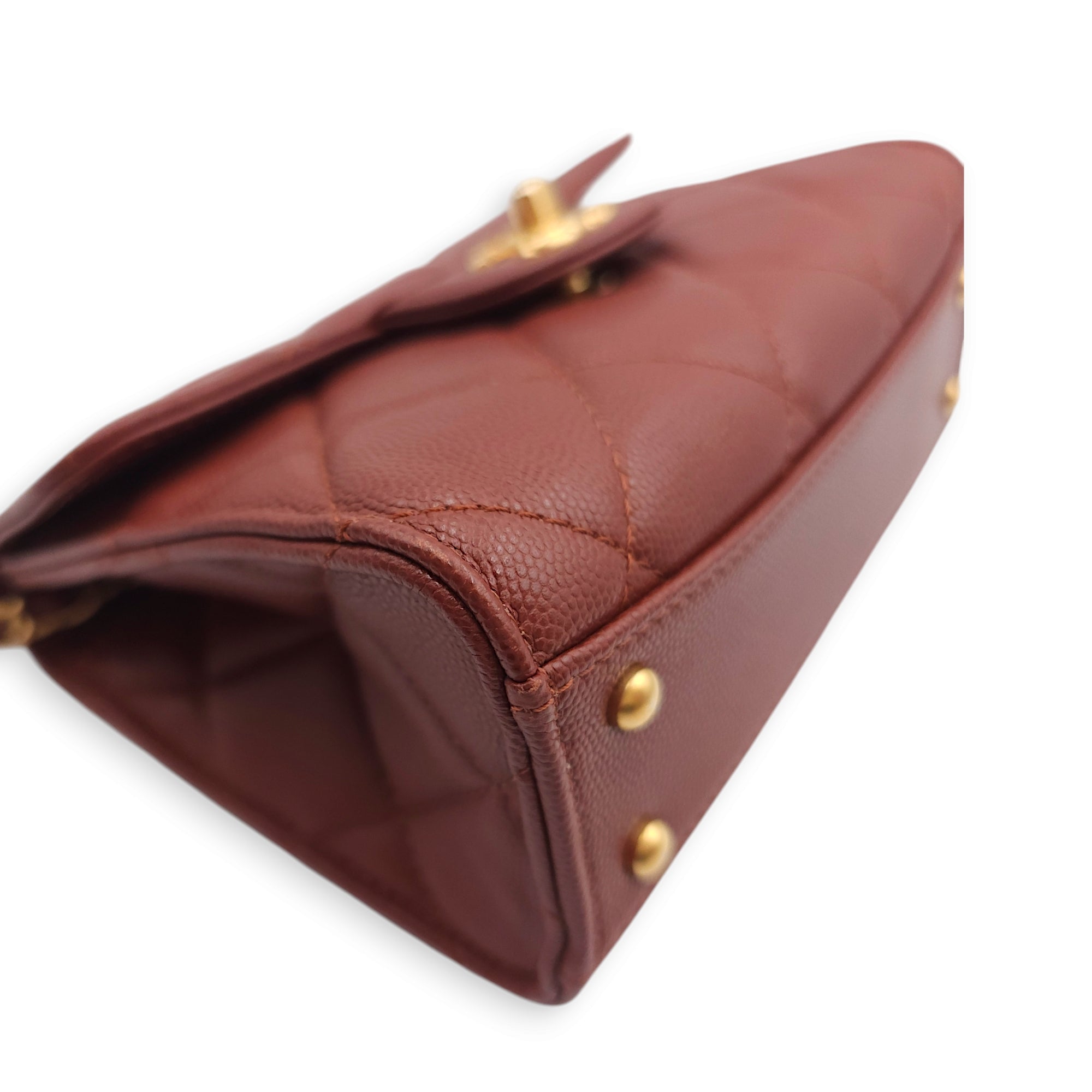 Seasonal Mini Flap with Top Handle 18x13x7cm Brown Crossbody Bag in Caviar Leather, Gold hardware - Image 11