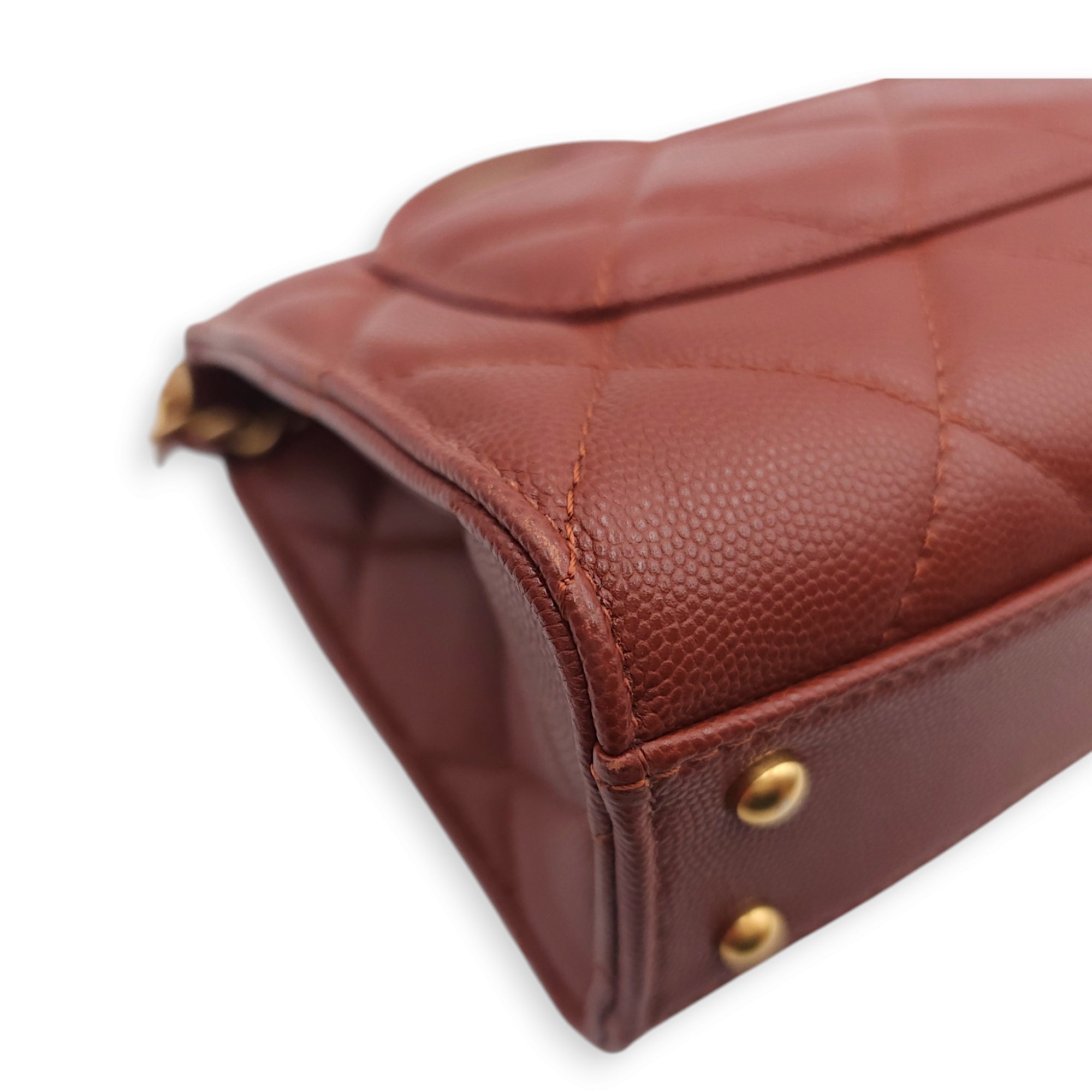 Seasonal Mini Flap with Top Handle 18x13x7cm Brown Crossbody Bag in Caviar Leather, Gold hardware - Image 13