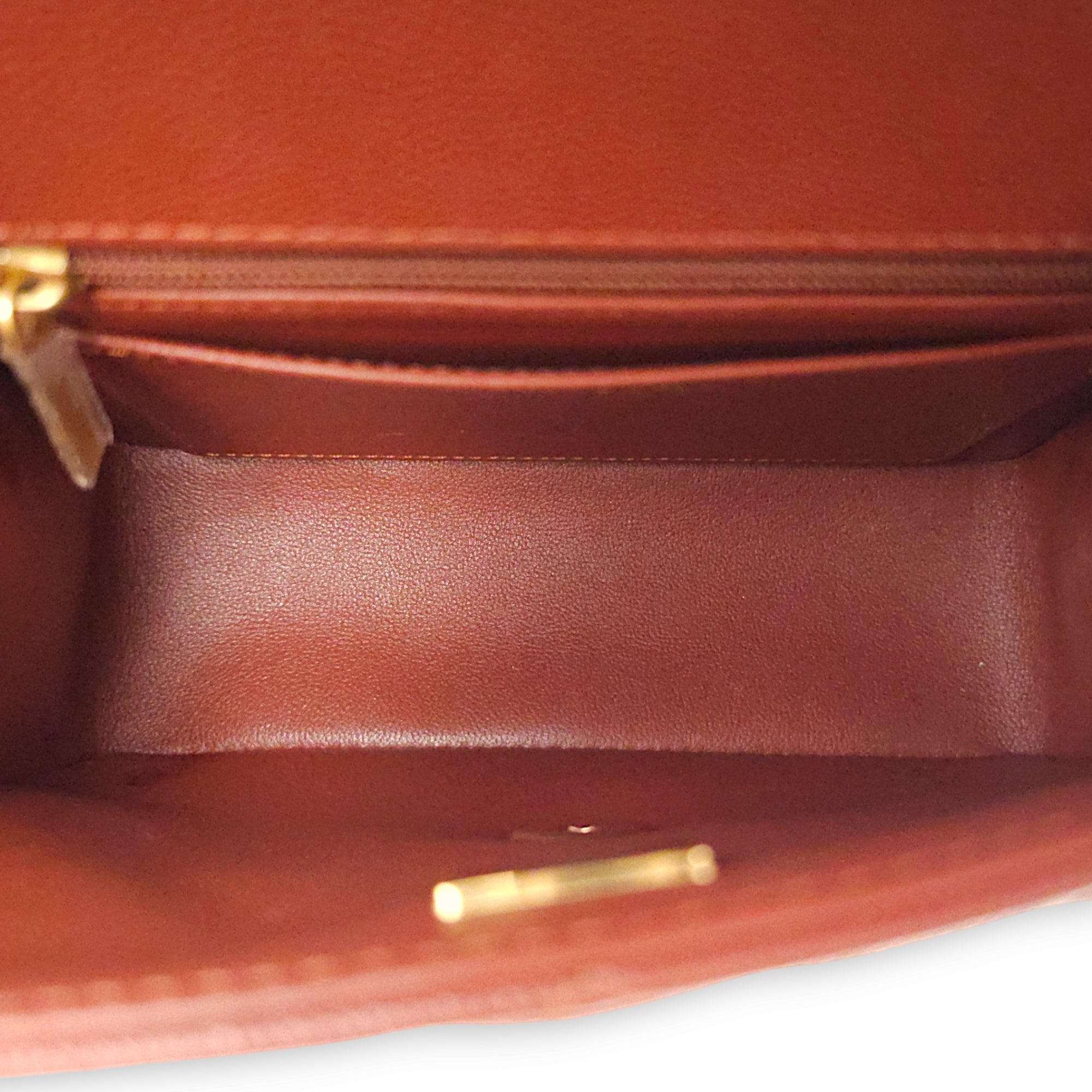 Seasonal Mini Flap with Top Handle 18x13x7cm Brown Crossbody Bag in Caviar Leather, Gold hardware - Image 10