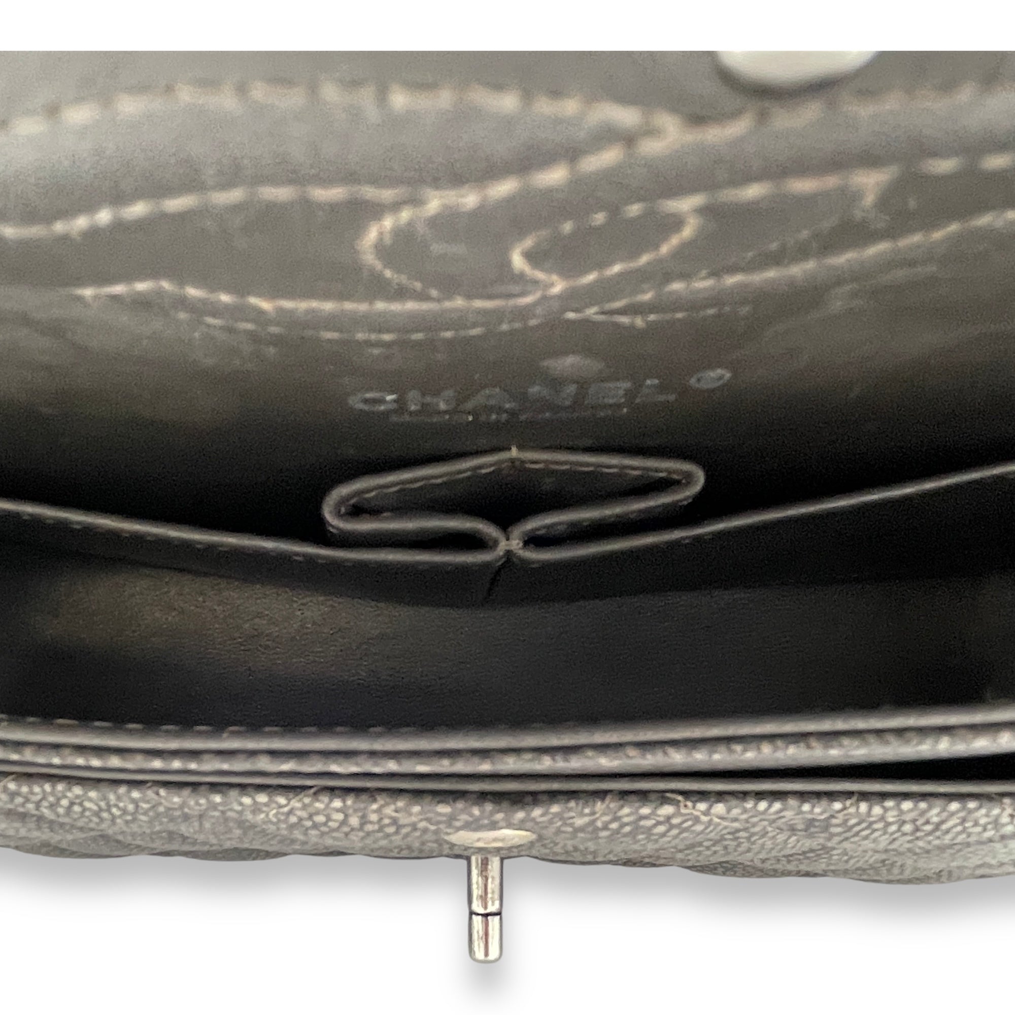 Timeless Classic Flap Medium Grey Shoulder Bag in Caviar Leather, Gunmetal hardware - Image 10