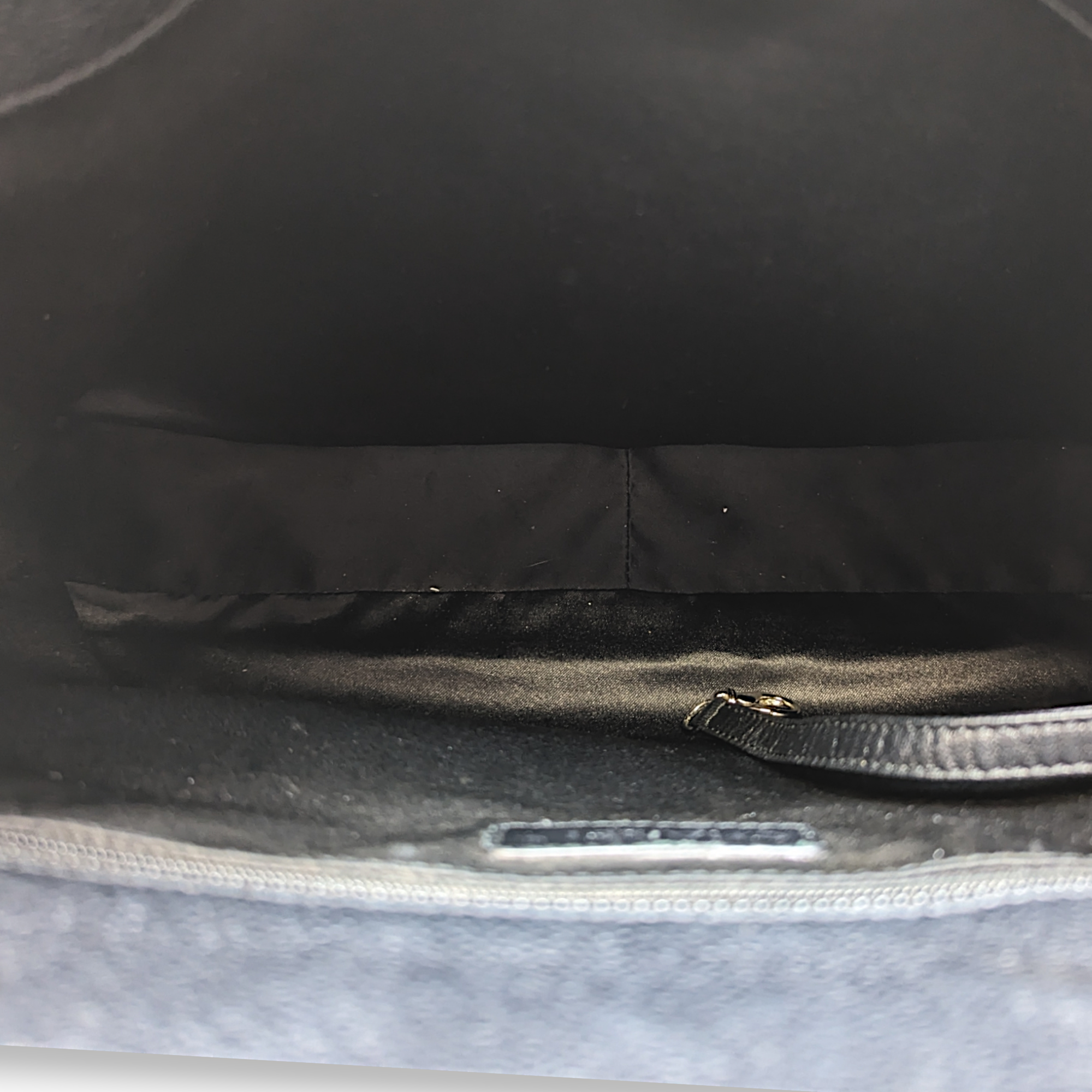 GST Black Shoulder Bag in Caviar Leather, Silver hardware - Image 11