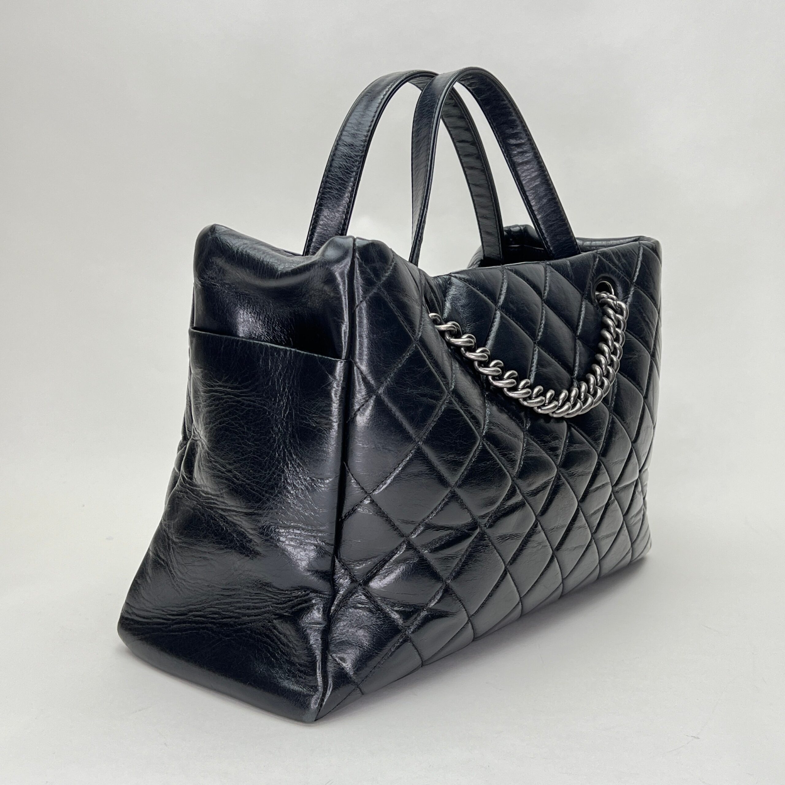 Glazed Quilted Nameplate Tote Black Tote Bag in Calfskin, Ruthenium hardware - Image 4