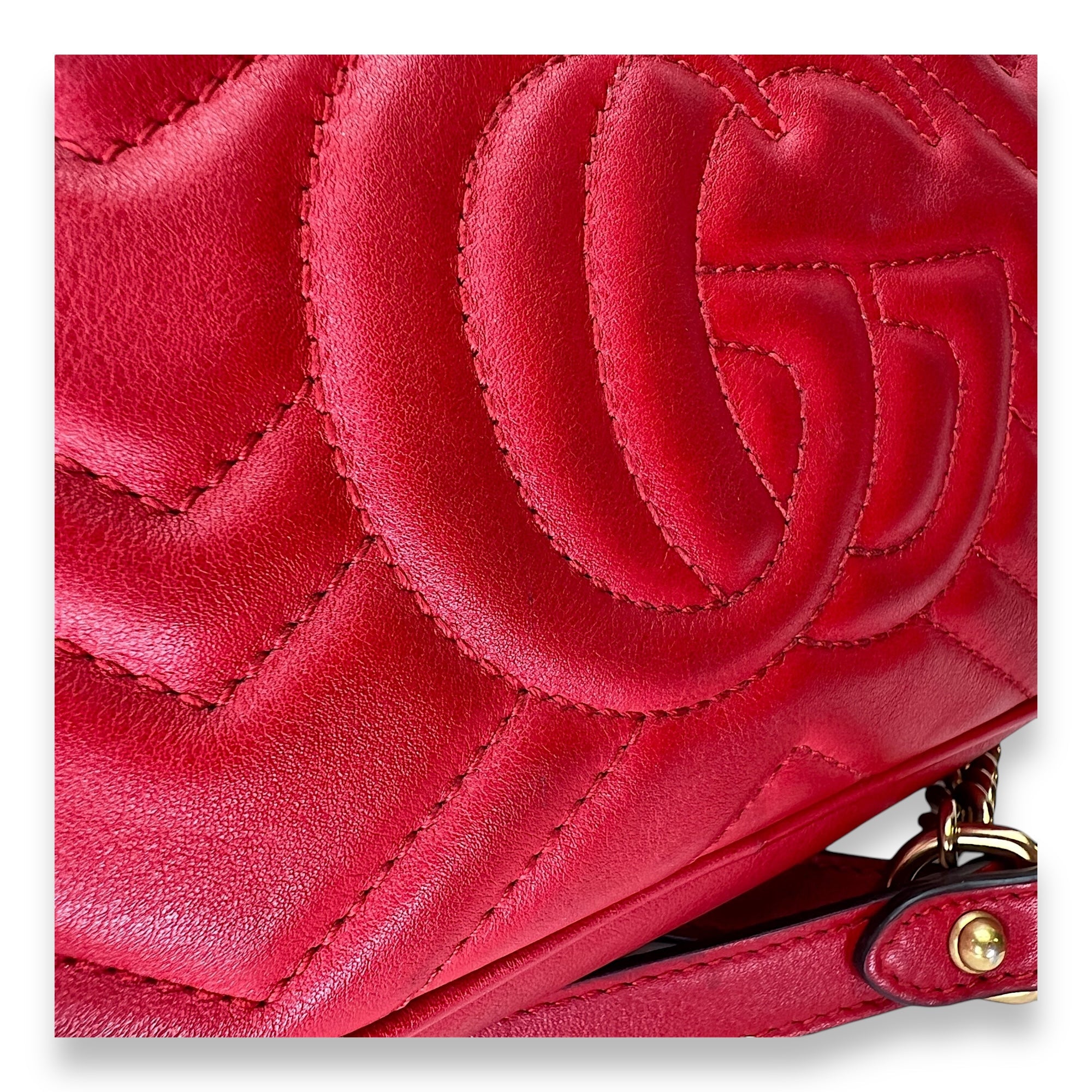 GG Marmont NA Crossbody Bag Red in Calfskin, Gold - Image 10