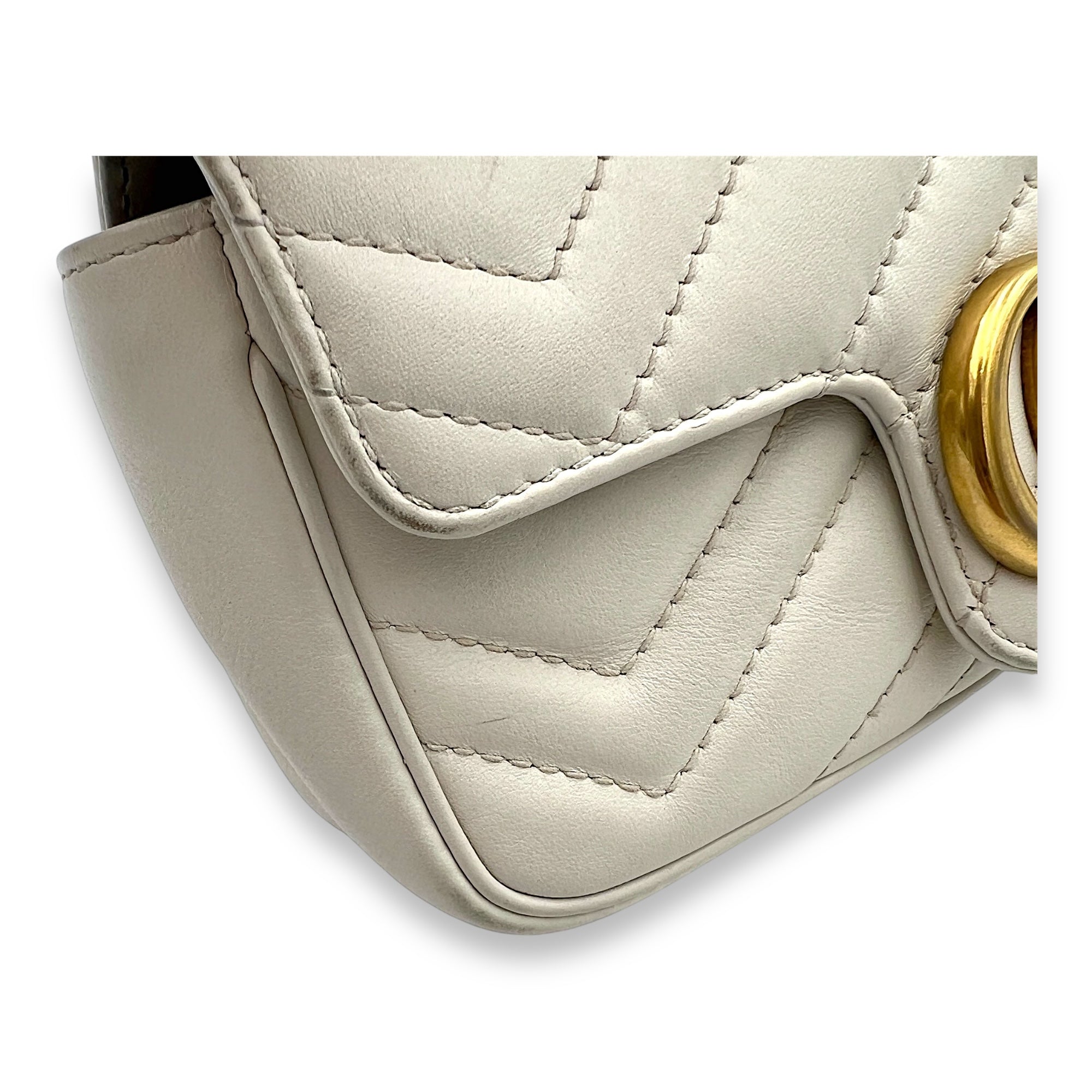 GG Marmont Super Mini White Crossbody Bag in Calfskin, Gold hardware - Image 9