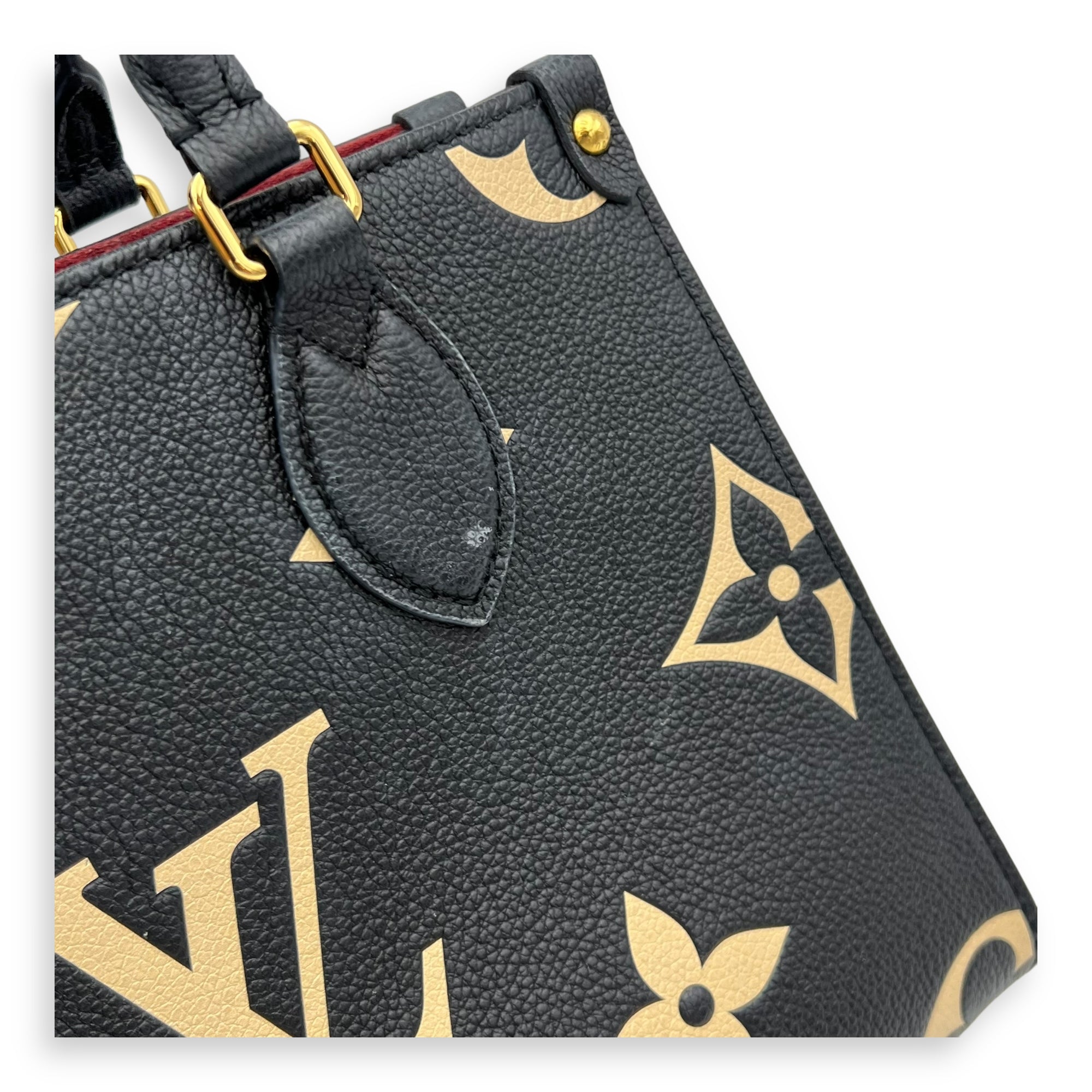 OnTheGo PM Black Top Handle Bag in Monogram Empreinte Leather, Gold hardware - Image 6