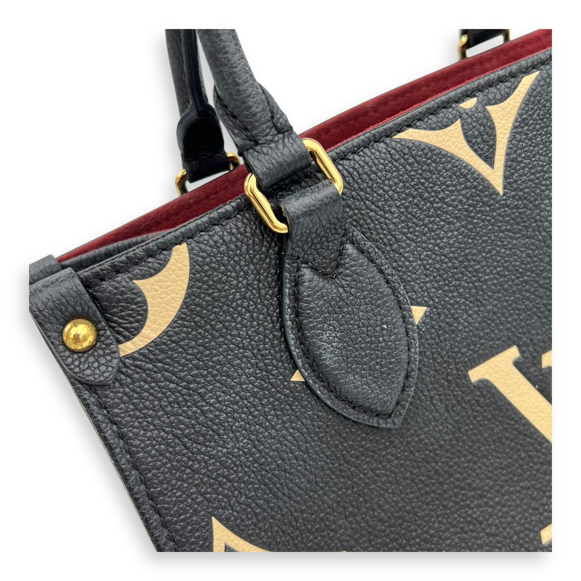 OnTheGo PM Black Top Handle Bag in Monogram Empreinte Leather, Gold hardware - Image 7