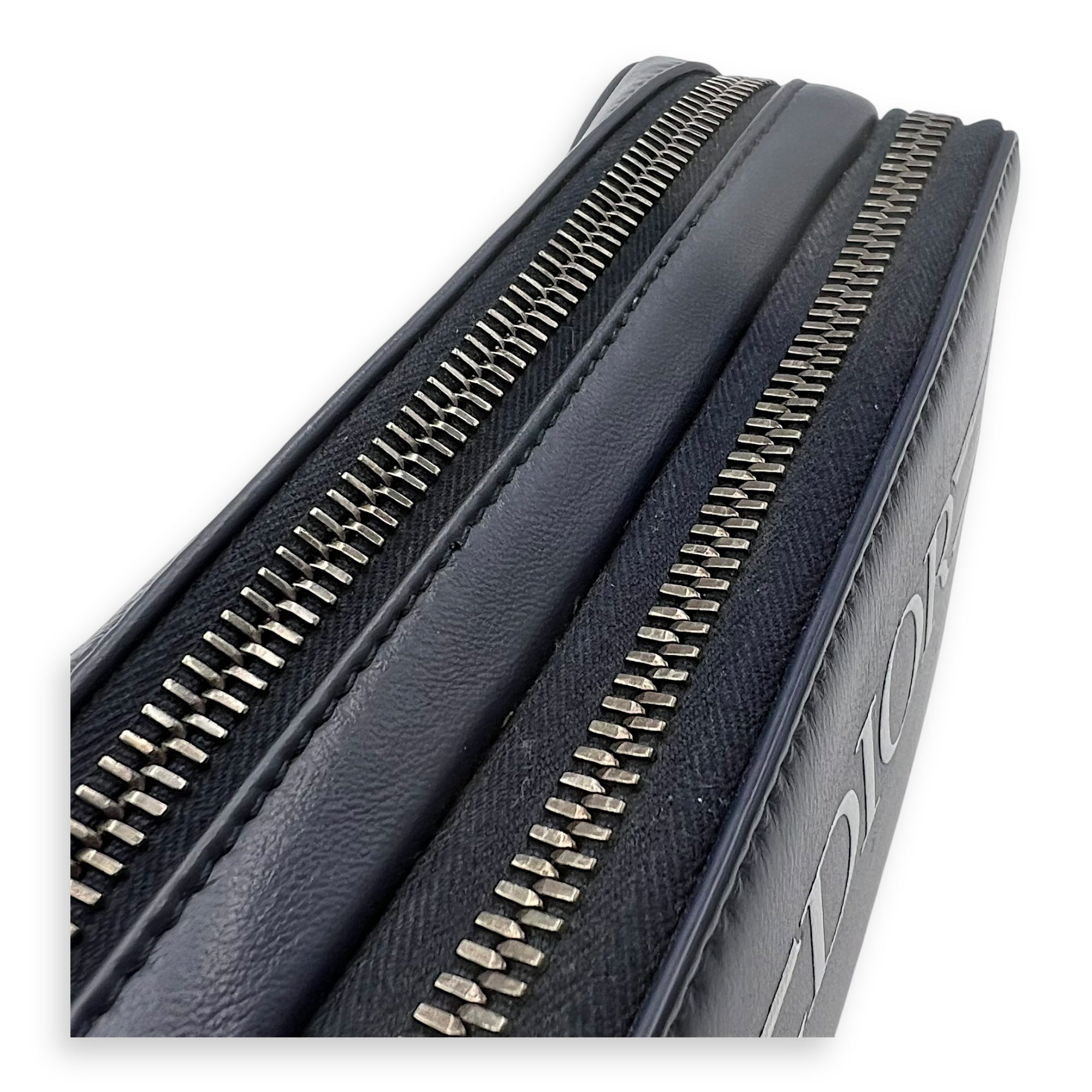 x Descente Double Zip Blue Crossbody Bag in Calfskin, Silver hardware - Image 11