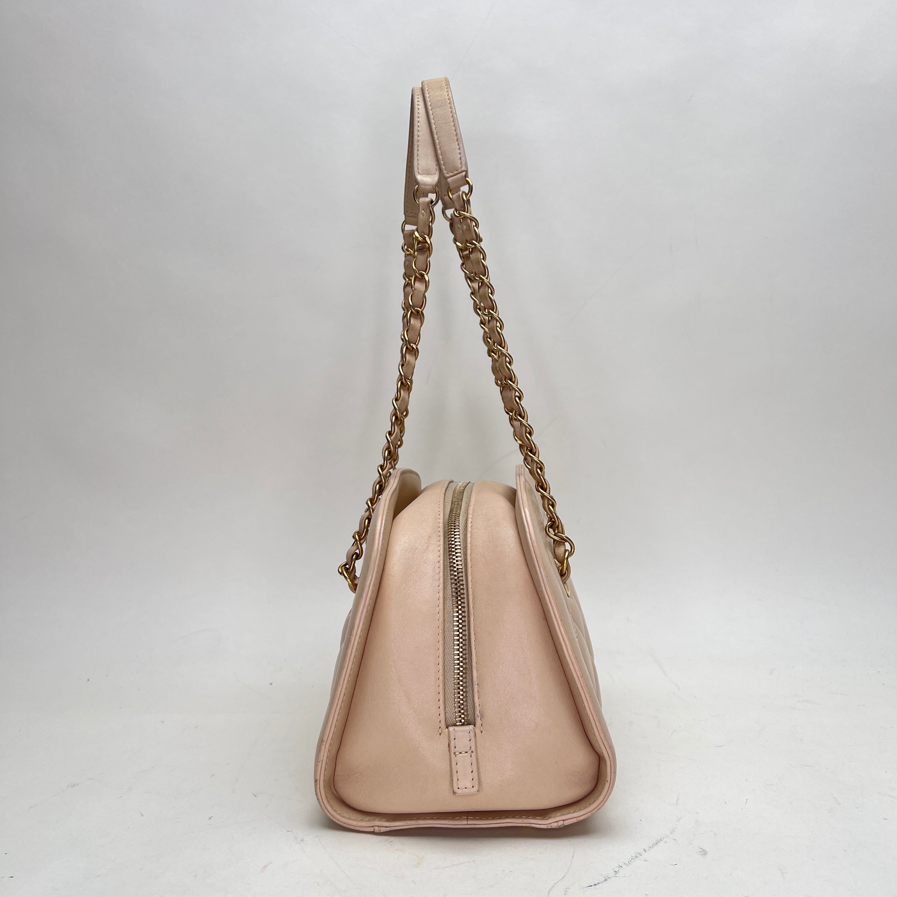 Zip Around Quilted Beige Shoulder Bag in Lambskin, Gold hardware - Image 3
