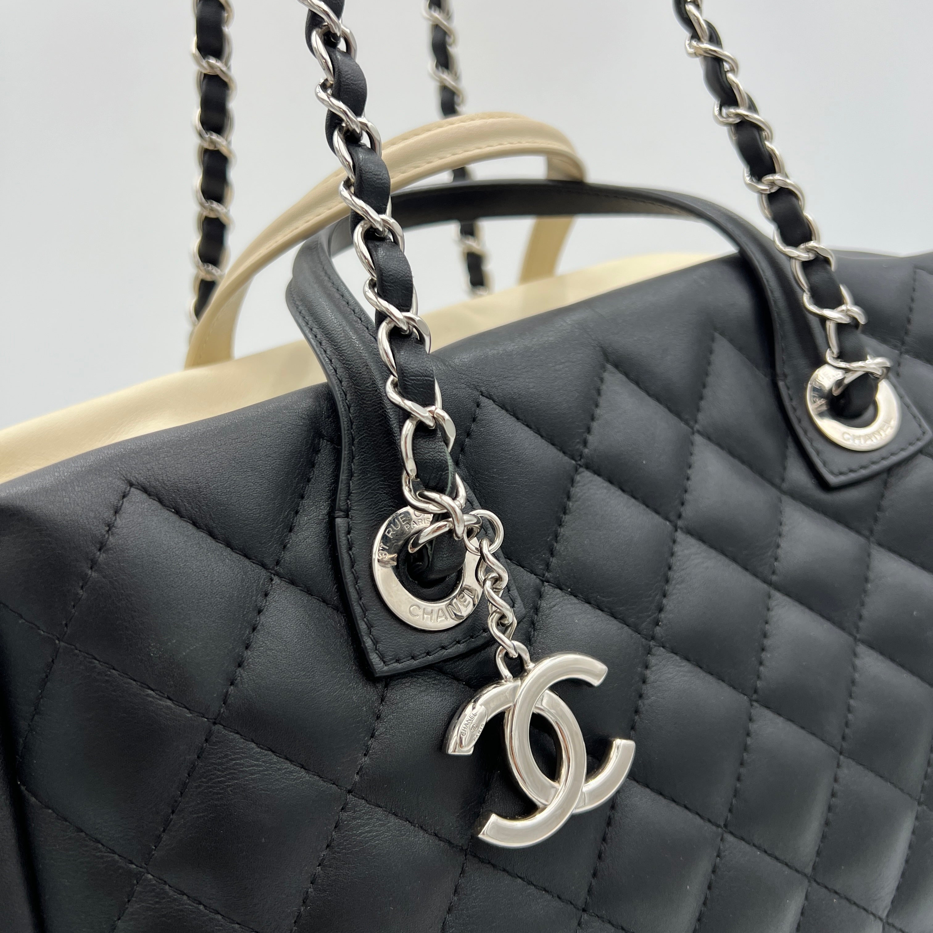 Quilted Feather Weight Bowling Black Top Handle Bag in Calfskin, Silver hardware - Image 6