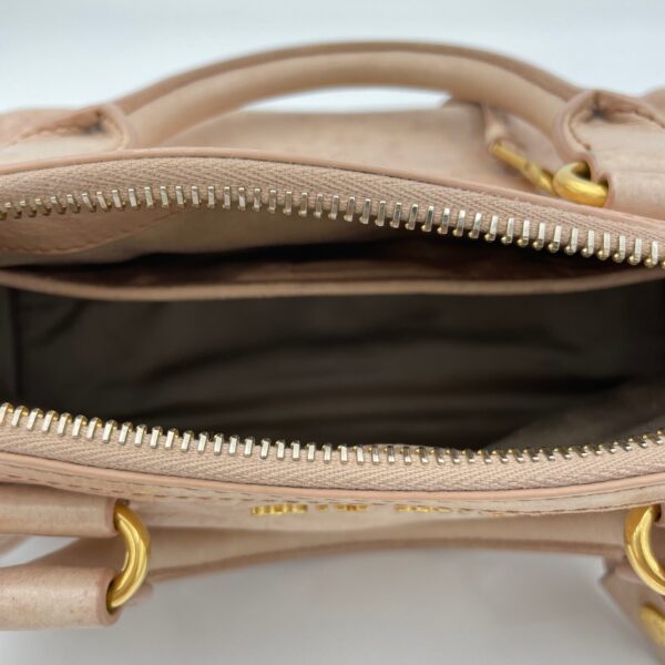 Vitello Shine Bauletto Satchel Pink Top Handle Bag in Distressed Leather, Gold hardware - Image 12